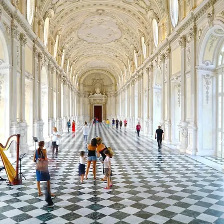 Alle Porte Della Reggia * Venaria Reale
